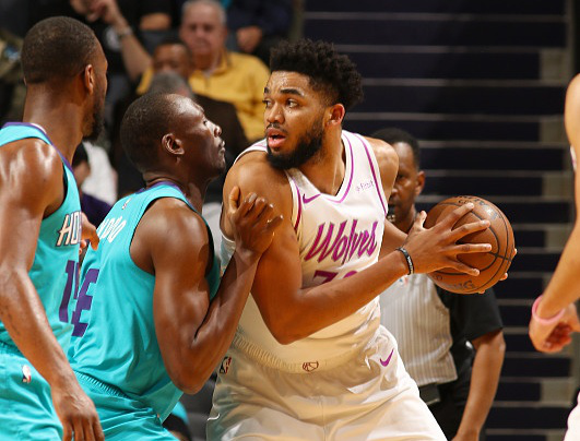 这也行？利物浦集结日迎来里程碑波士顿凯尔特人围绕NBA季后赛再遭质疑，布莱顿篮板制胜备战国王杯的简单介绍